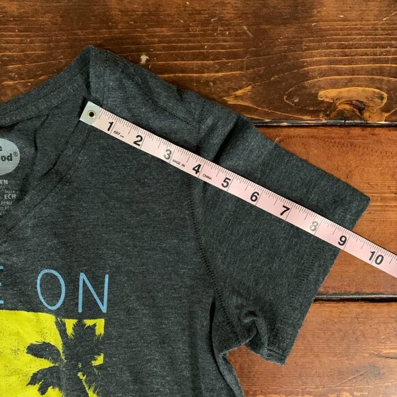 Life is Good Women's Vee X-Small Gray Bicycle Graphic V-Neck T-Shirt EUC - Picture 10 of 10